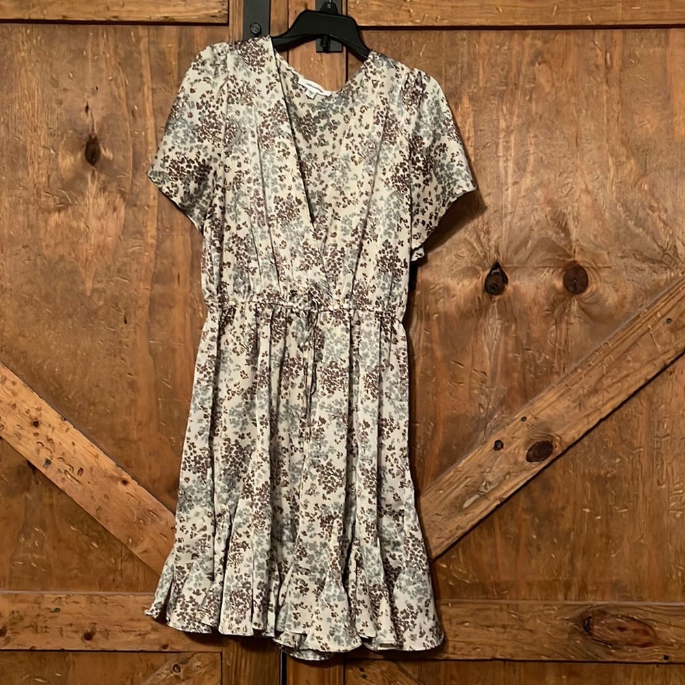 Size small super flowy dress size small but fits more like a medium